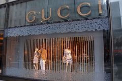 New York City Fifth Avenue 725 00 Gucci Window Display